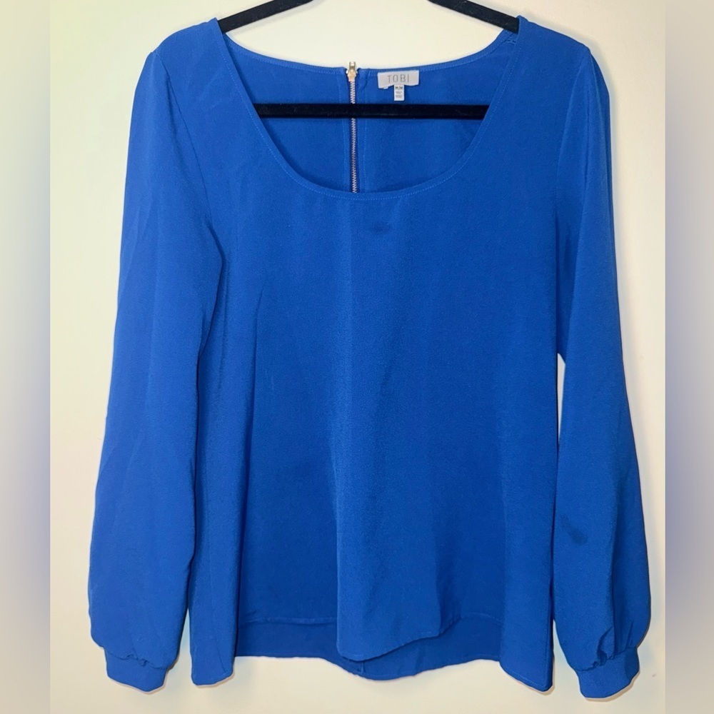 Tobi Scoop Neck and Balloon Sleeves Blouse